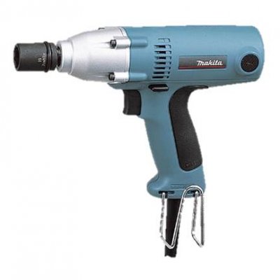 Masina de insurubat cu impact Makita 6953