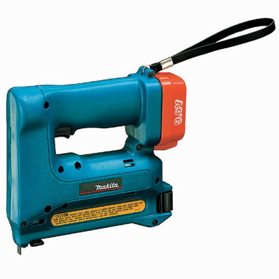 Masina de capsat cu acumulator Makita T221DW